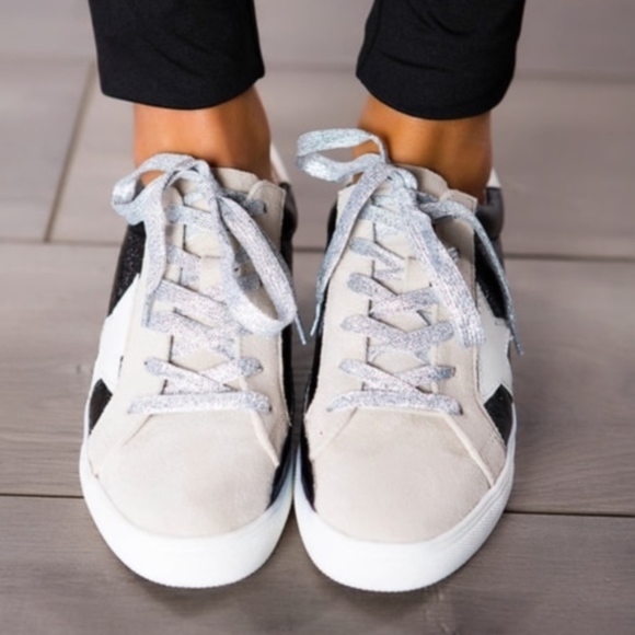 Metallic Star Sneaker - Picture 3 of 3